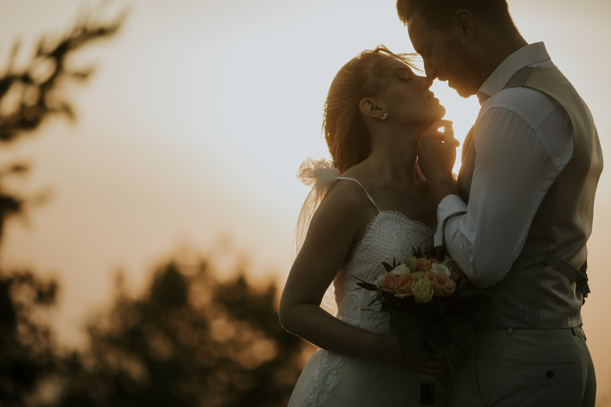 Reunirse con el videógrafo de boda para valorar la conexión personal